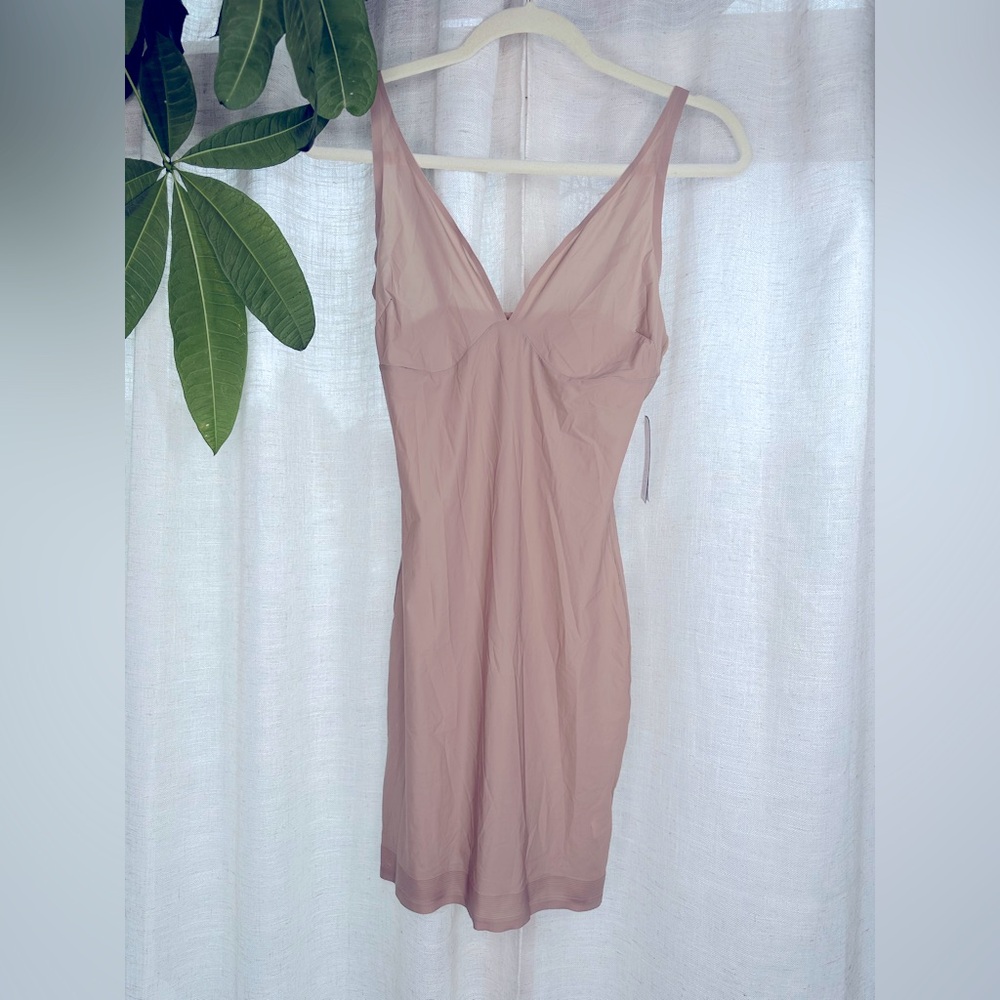 Yummie sheer nude shapewear for under dress Size L NWT